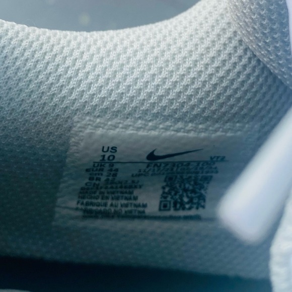 Nike Air Max Excee Low White Black
Grey Men's Shoes Sz 10 - Picture 5 of 14